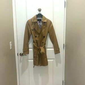 ▪️Gently used trench coat▪️